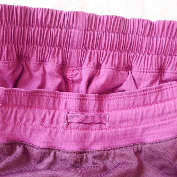 Lululemon Women 4 Deep Fuchsia Shorts - Picture 7 of 14
